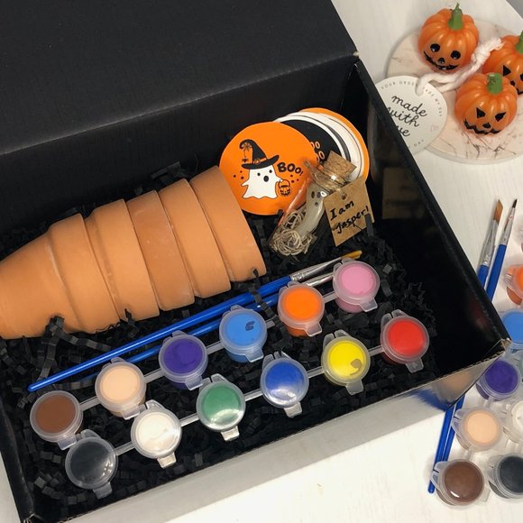 Halloween DIY Clay Kit - Picture 3 of 14
